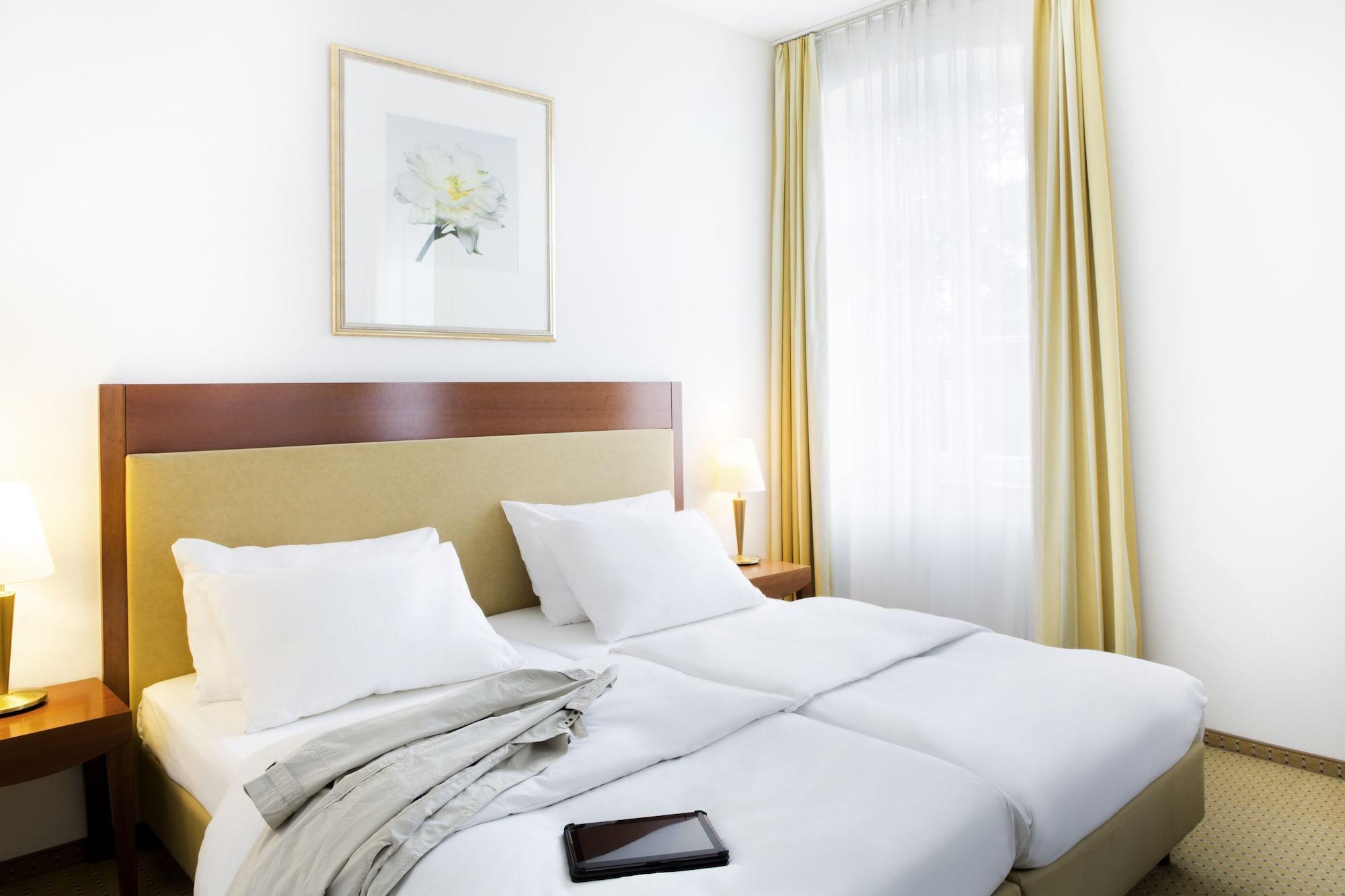 Novotel Хилдесхайм Екстериор снимка