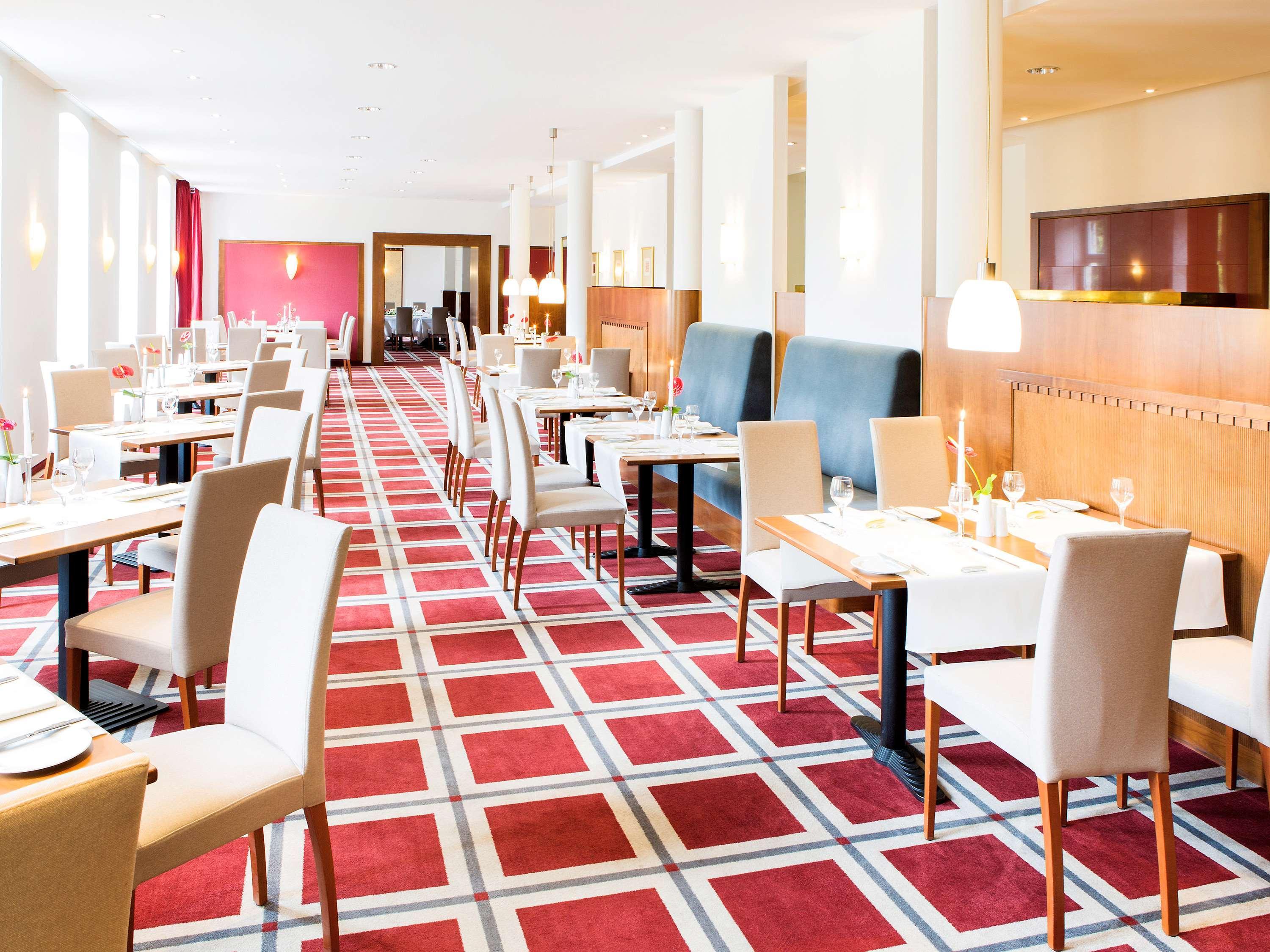 Novotel Хилдесхайм Екстериор снимка