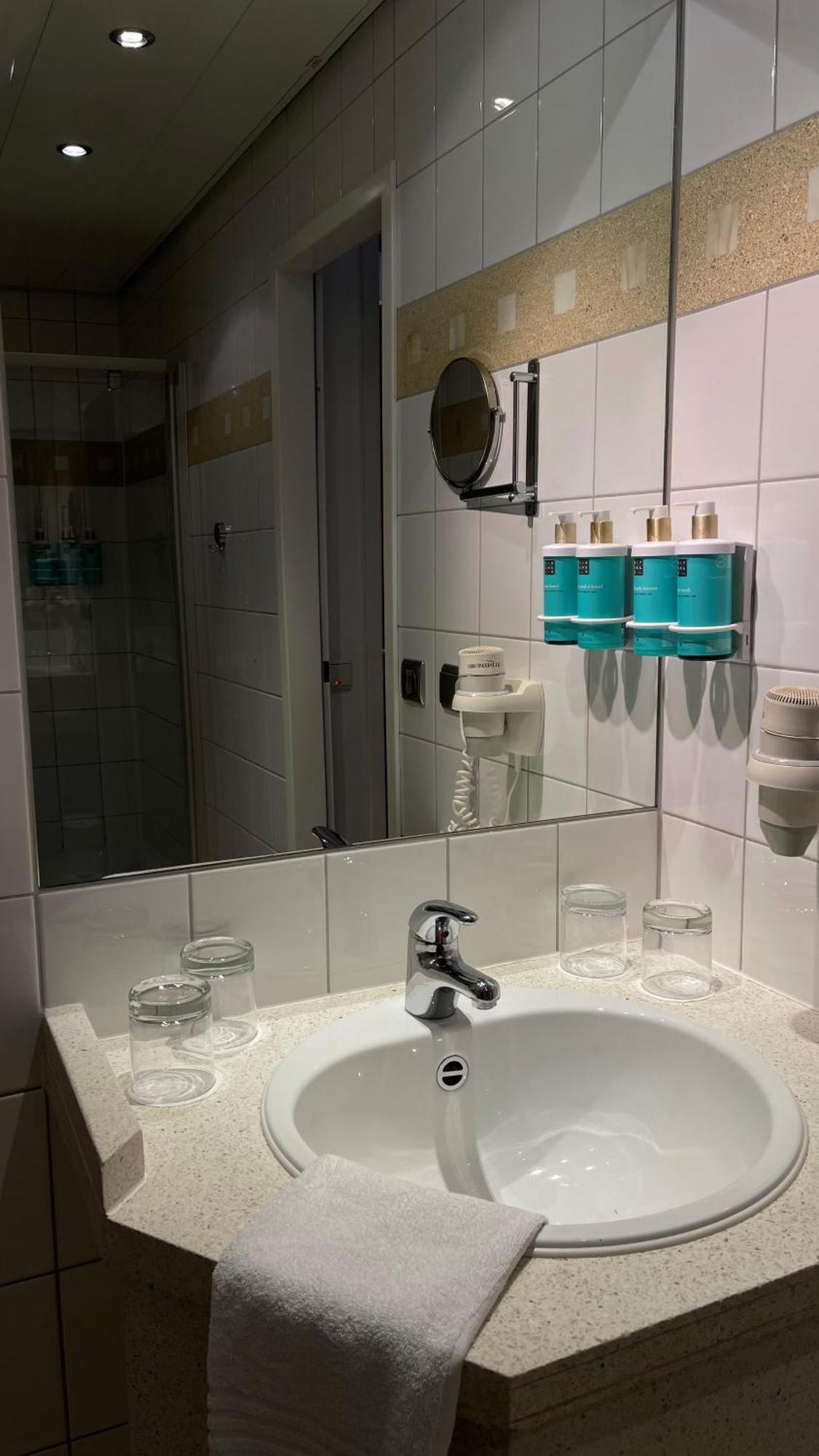 Novotel Хилдесхайм Екстериор снимка