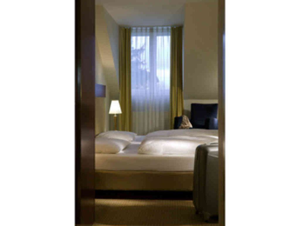 Novotel Хилдесхайм Екстериор снимка