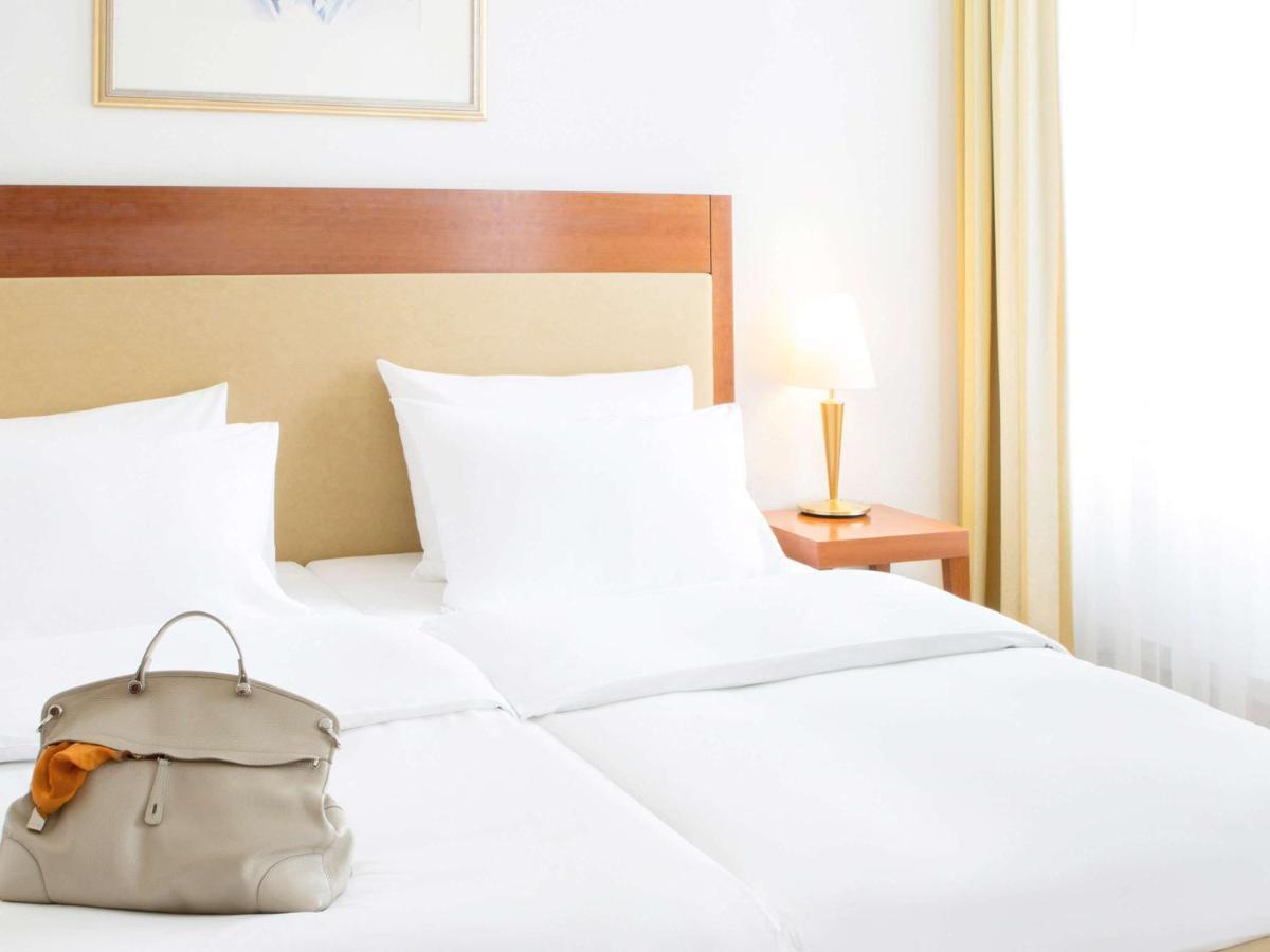 Novotel Хилдесхайм Екстериор снимка